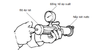 Kiểm tra áp suất két nước xe nâng