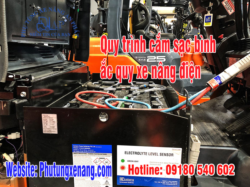 quy trình cắm sạc bình ắc quy xe nâng điện