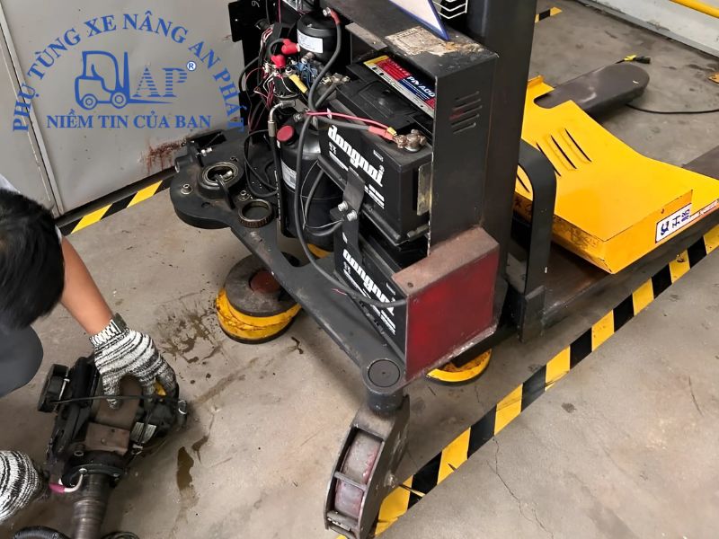 Dịch vụ bảo trì xe nâng điện chuyên nghiệp
