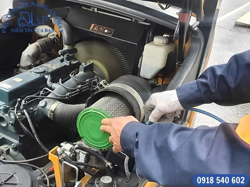 Bảo dưỡng xe nâng định kỳ đúng chuẩn