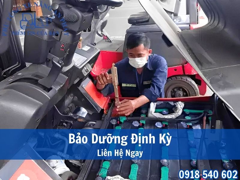 Công tác bảo dưỡng xe nâng tại kho bãi