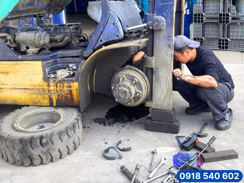 Sửa chữa - bảo dưỡng toàn diện xe nâng hư hỏng