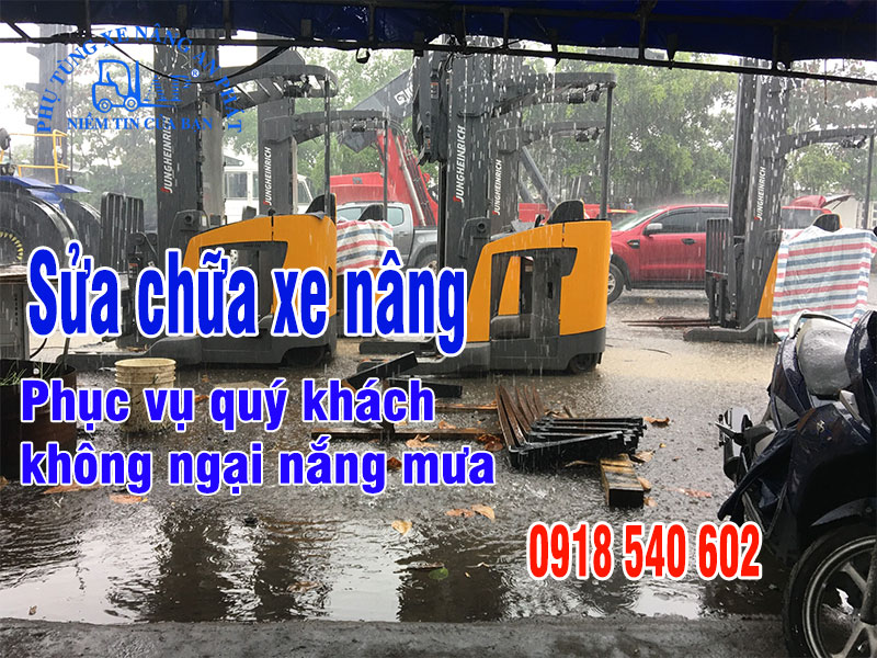 sửa chữa xe nâng không nắng mưa